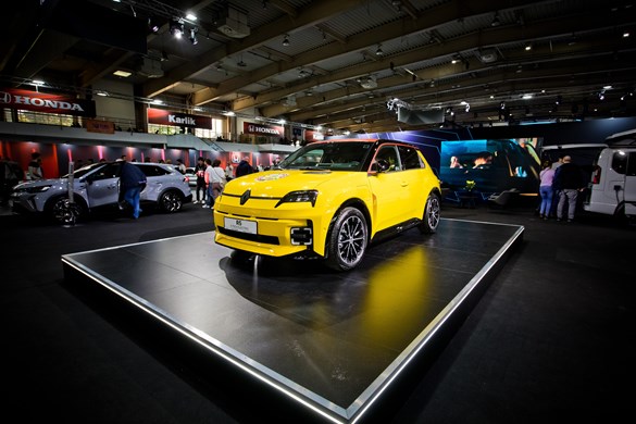 renault premiera w poznaniu