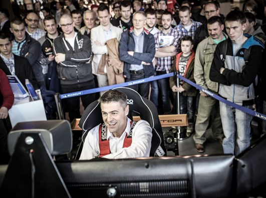 krzysztof hołowczyc na poznan motor show